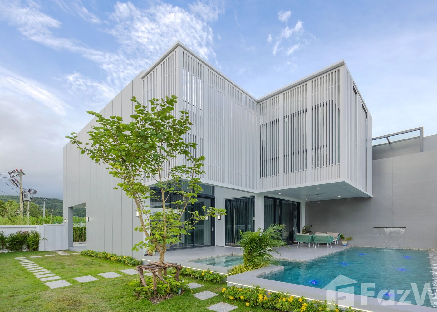 Larimar Villa — фасад виллы и приватный бассейн